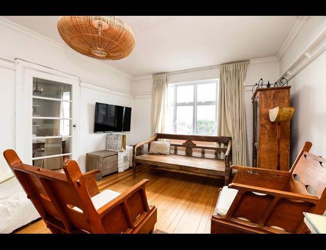 1.5 BEDROOM APARTMENT FOR SALE IN ESSENWOOD